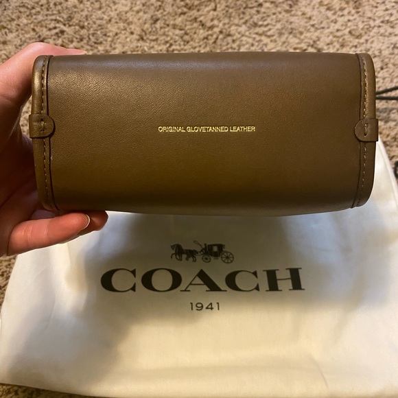!!!SOLD!!! Coach 1941 Turnlock Curved Top Handle - Picture 5 of 9